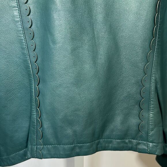 HINGE Women's Scalloped Zipper Front Soft Leather Jacket Teal Size Medium - Picture 9 of 14